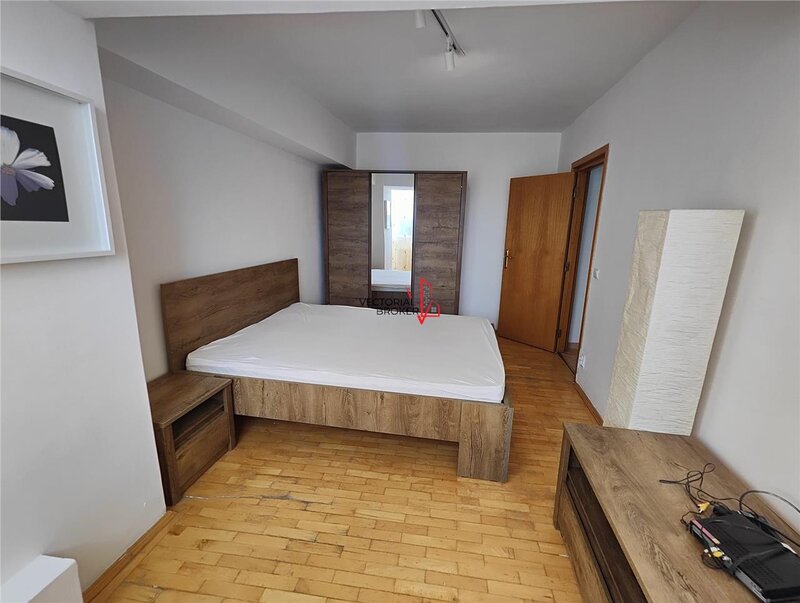 Spatiu de birouri, 110 mp, 3 camere, vedere panoramica spre Rond Piata Alba Iulia, langa Restaurant